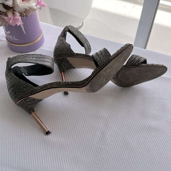 BCBG sandals size 9 - Picture 7 of 9